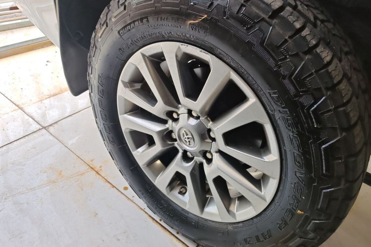 Toyota Land Cruiser Prado 2019 #10 Toyota Land Cruiser Prado 2019 car image #10