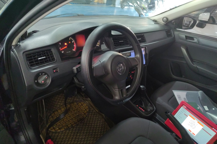 Santana 2014 car image #10