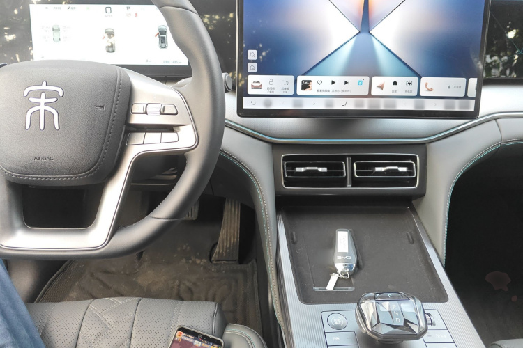 BYD SongL DM-i 2025 car image #10