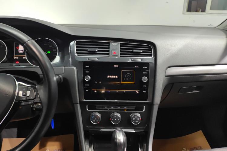 Volkswagen Golf (Imported) 2020 immagine di auto #10