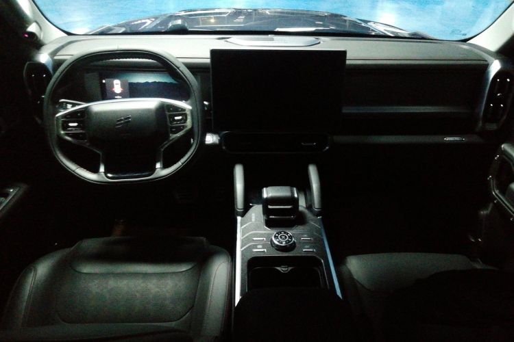 Jetour Traveller 2023 car image #10