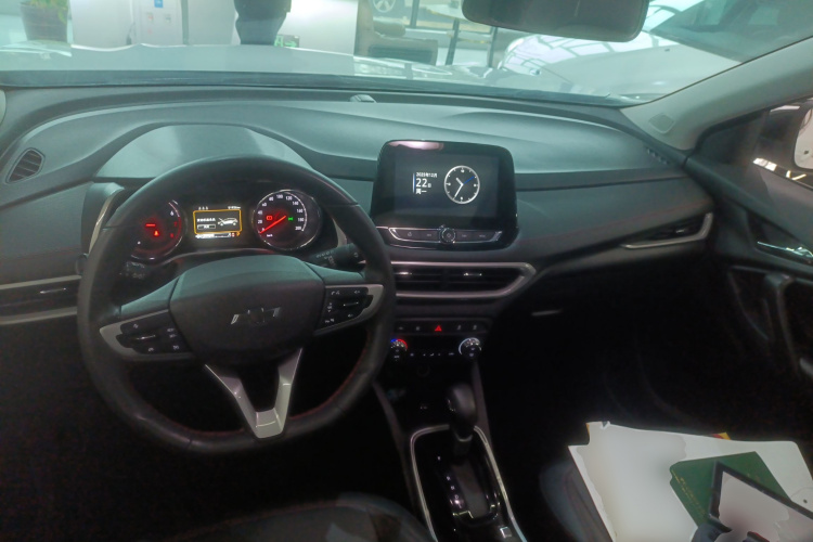 Chevrolet Tracker 2023 #10 Chevrolet Tracker 2023 car image #10