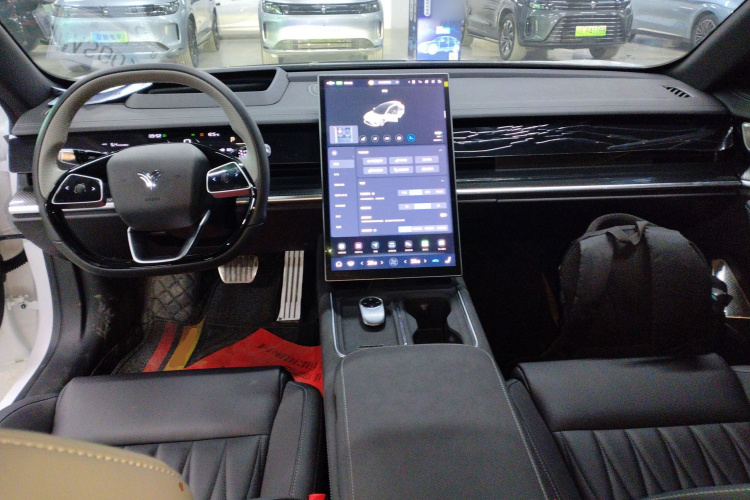 哪吒汽车 哪吒S猎装 2025 #10 哪吒汽车 哪吒S猎装 2025 汽车图片 #10