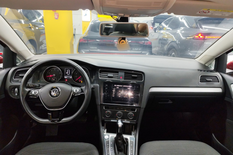 Volkswagen Golf 2020 immagine di auto #10