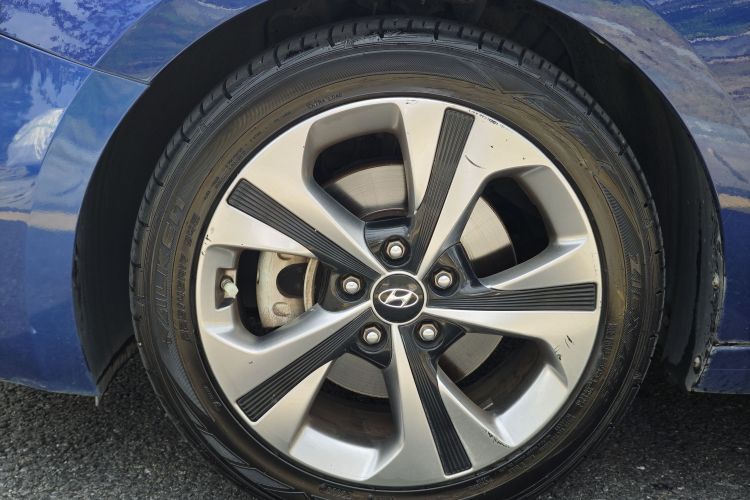 Hyundai Lafesta 2019 car image #10