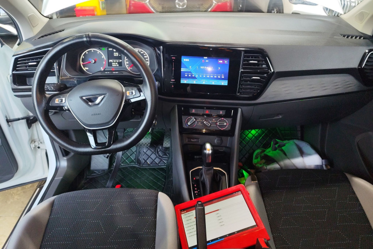 VS5 2019 car image #10