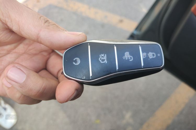 BYD Tang L 2025 immagine di auto #10