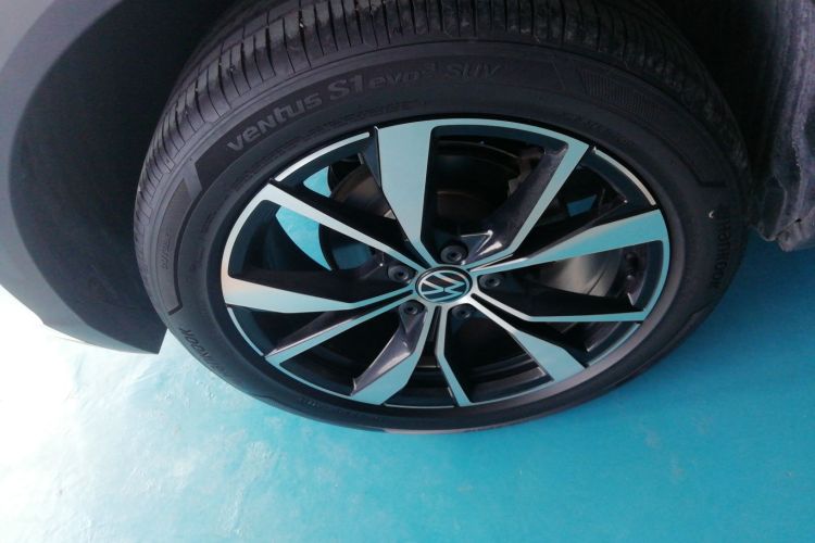 Volkswagen T-Roc 2023 car image #10