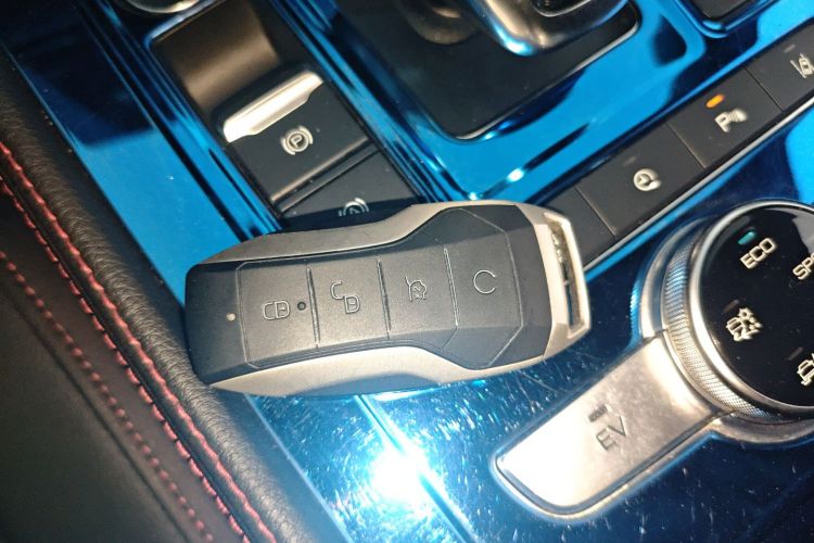 BYD Tang New Energy 2018 #10 BYD Tang New Energy 2018 car image #10
