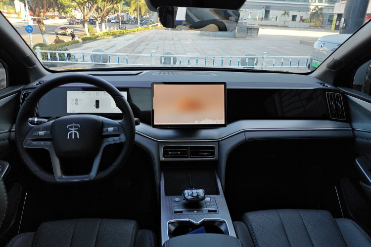 BYD SongL DM-i 2025 car image #10