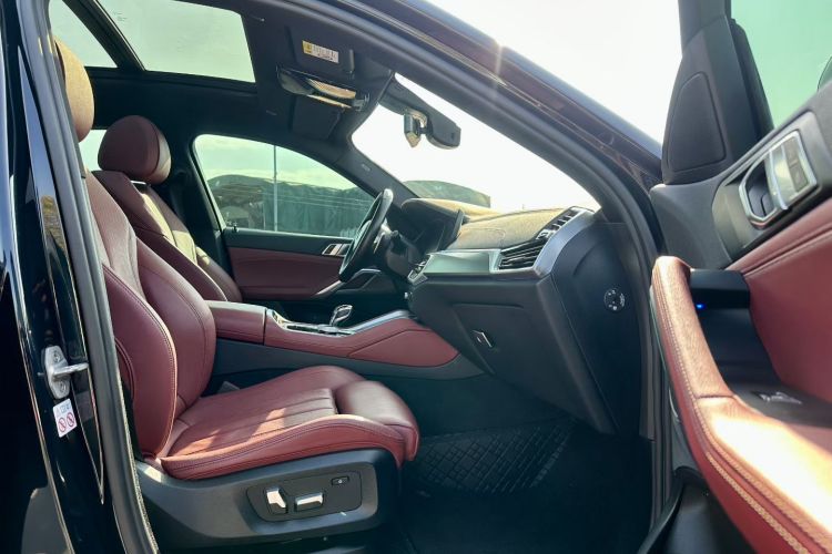 BMW X6 2022 car image #10