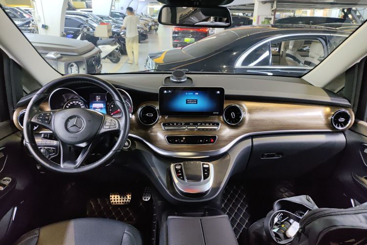 Mercedes-Benz V Class 2022 #10 Mercedes-Benz V Class 2022 car image #10