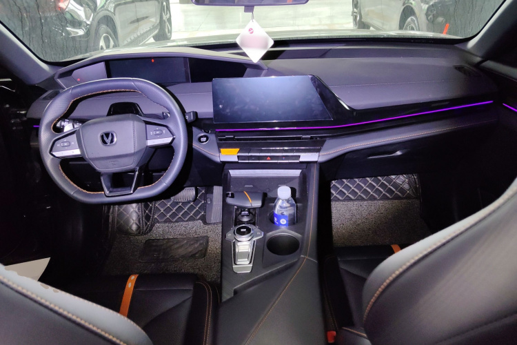 Changan UNI-V 2024 car image #10