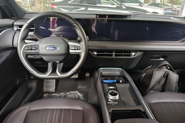 Ford Mondeo 2024 car image #10