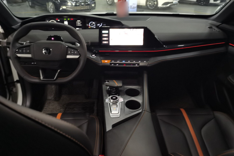 Changan UNI-V 2024 car image #10
