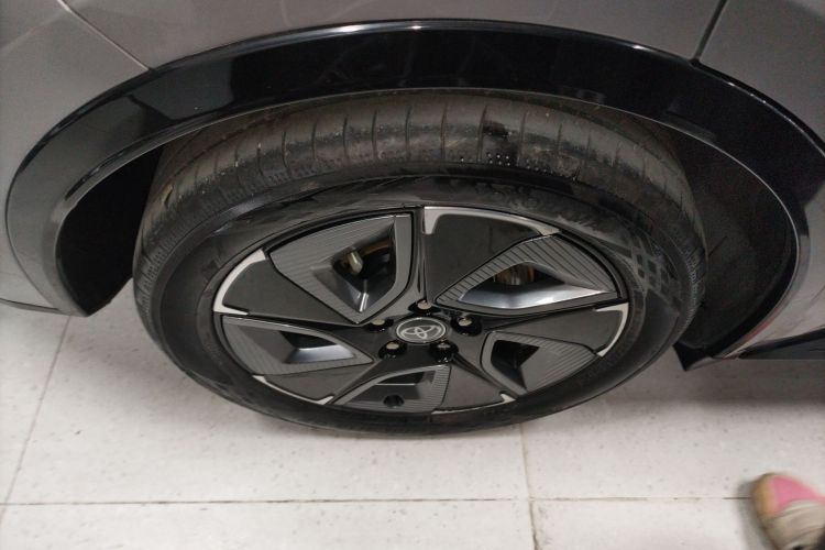 Toyota bZ3 2024 immagine di auto #10