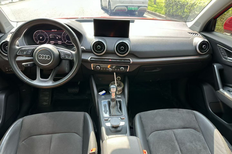 Audi Q2L e-tron 2022 car image #10