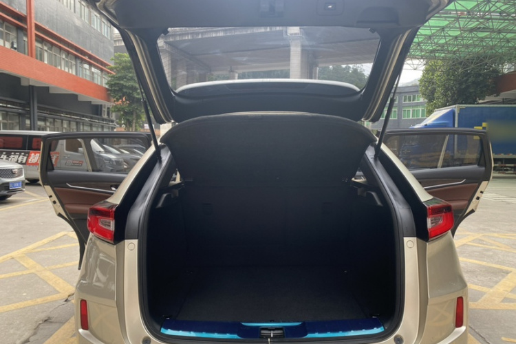 Honda UR-V 2018 immagine di auto #10