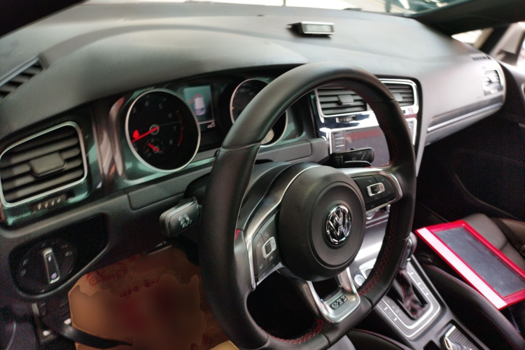 Volkswagen GolfGTI 2016 car image #10