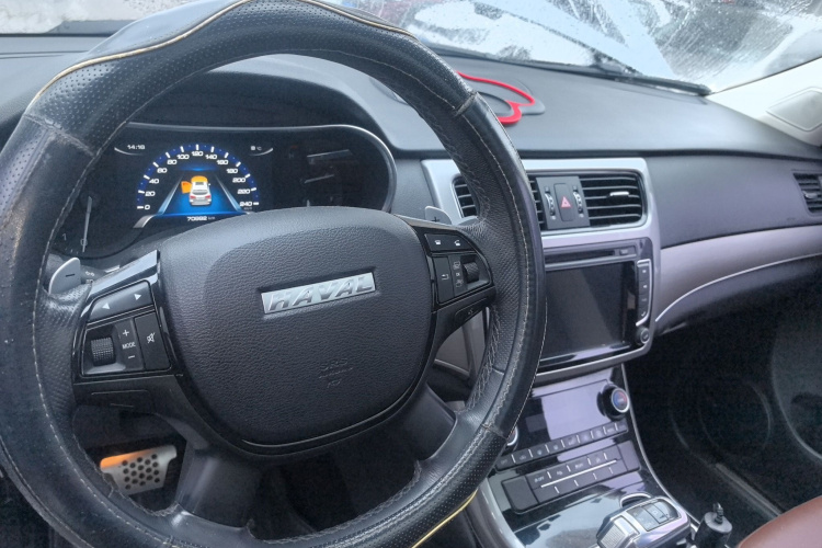 Haval H8 2018 car image #10