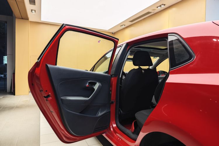 Polo 2018 car image #10