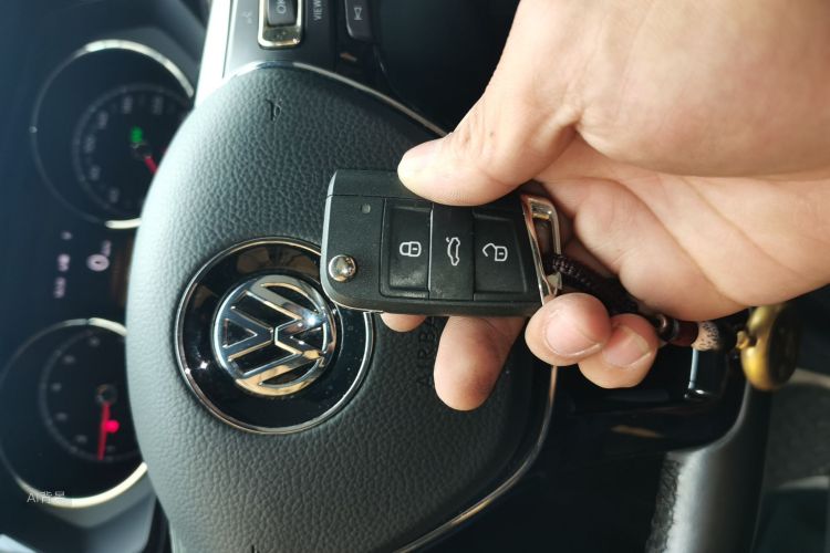 Volkswagen Tiguan L 2019 #10 Volkswagen Tiguan L 2019 car image #10