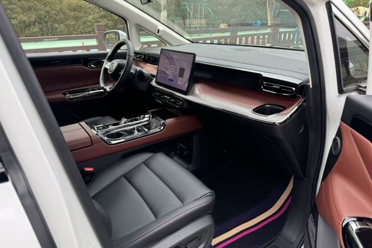 GAC Trumpchi E8 New Energy 2025 car image #10