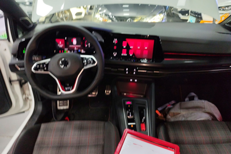 Volkswagen GolfGTI 2022 car image #10