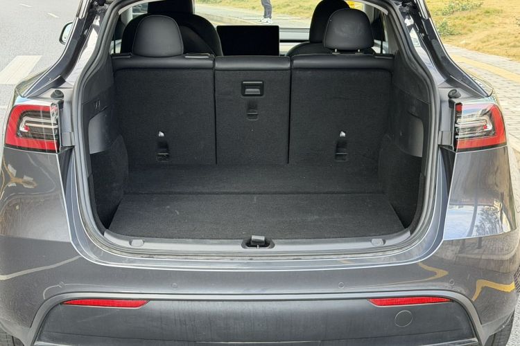 Tesla Model Y 2023 #10 Tesla Model Y 2023 immagine di auto #10
