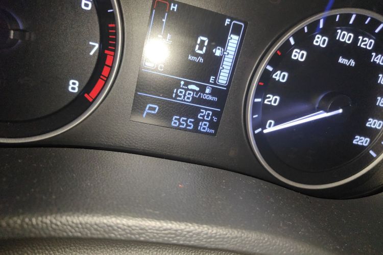Hyundai ix25 2015 car image #10