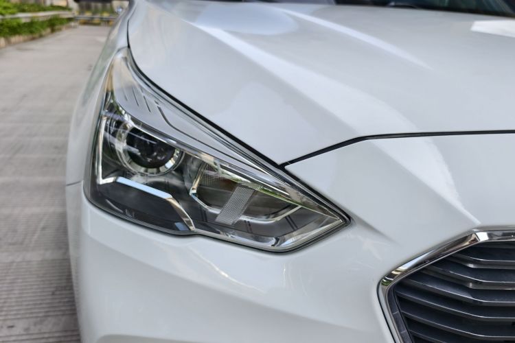 Haval M6 2018 car image #10