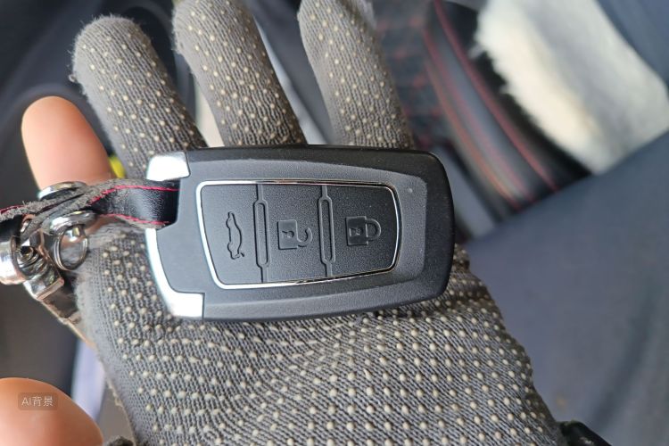 Forthing JOYEAR S50 2018 immagine di auto #10