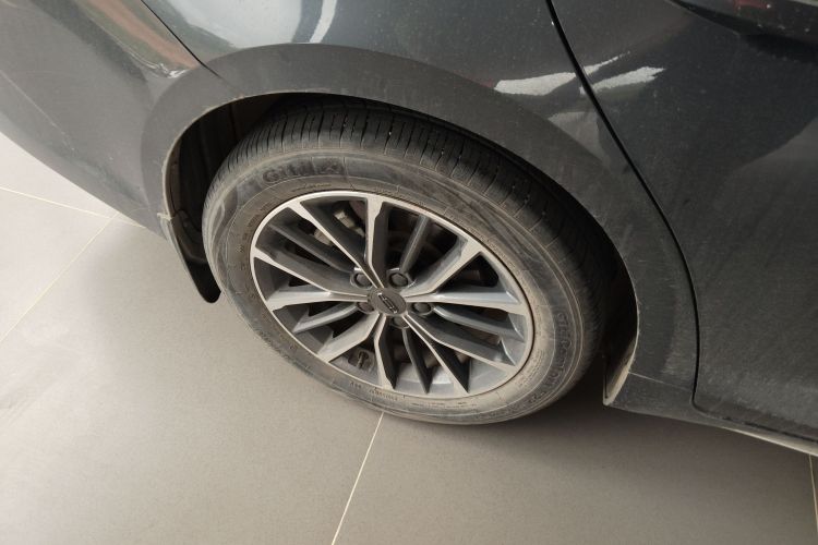 Preface 2022 #10 Preface 2022 immagine di auto #10