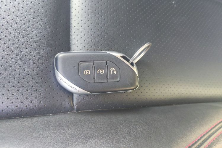 T5 2022 car image #10
