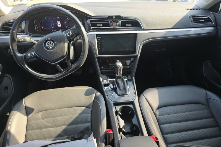 Volkswagen Lamando 2022 immagine di auto #10