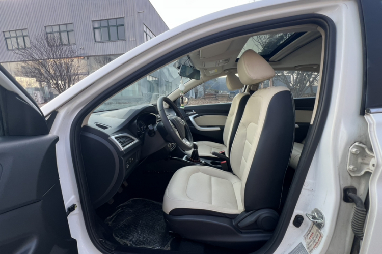 Changan Alsvin V7 2016 #10 Changan Alsvin V7 2016 car image #10