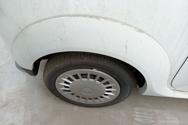 Livan 2025 immagine di auto #10