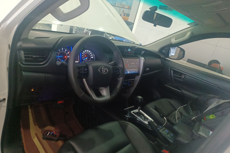 Toyota Fortuner 2019 #10 Toyota Fortuner 2019 car image #10