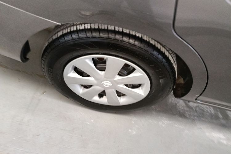 Nissan Sunny 2018 car image #10