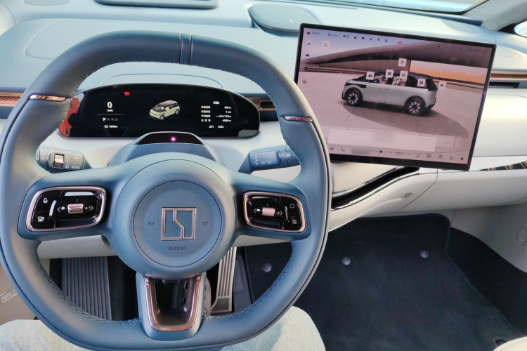 极氪 极氪MIX 2024 汽车图片 #10