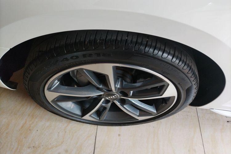 Audi A4L 2019 #10 Audi A4L 2019 car image #10