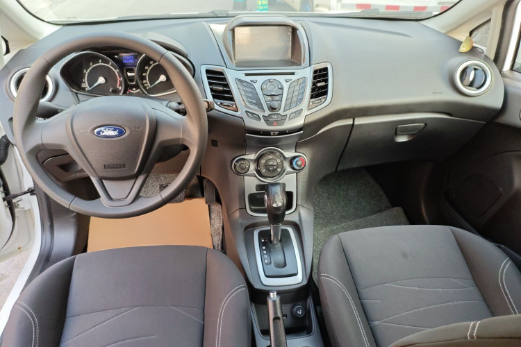 Ford Fiesta 2014 car image #10