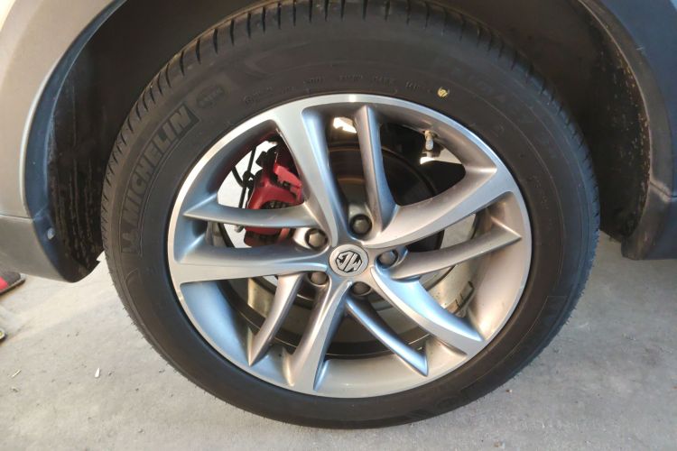 MG HS 2019 car image #10