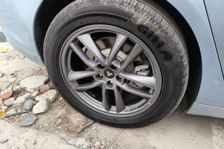 哪吒汽车 哪吒S猎装 2025 #10 哪吒汽车 哪吒S猎装 2025 汽车图片 #10