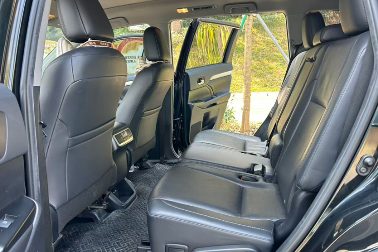 Toyota Highlander 2021 car image #10