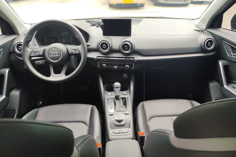 Q2L 2020 car image #10