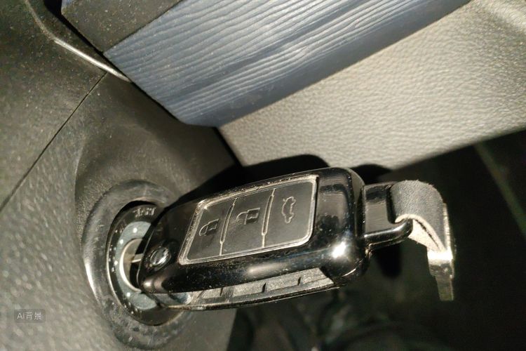 Forthing Lingzhi 2025 #10 Forthing Lingzhi 2025 car image #10