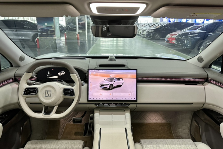 Zeekr 7X 2025 car image #10