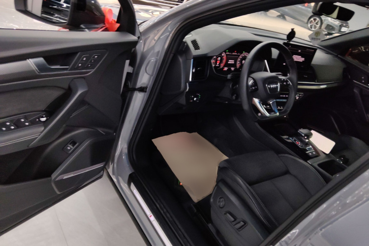 Audi Q5L Sportback 2021 immagine di auto #10