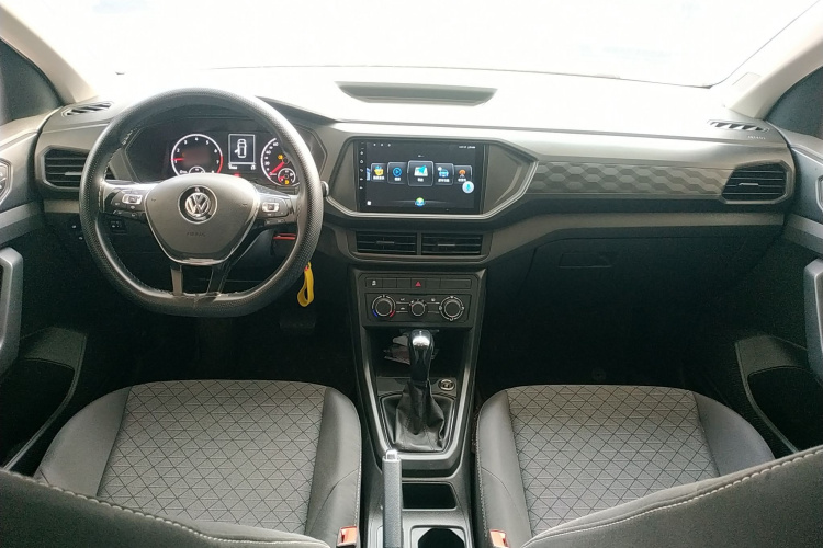 Volkswagen T-Cross 2020 car image #10